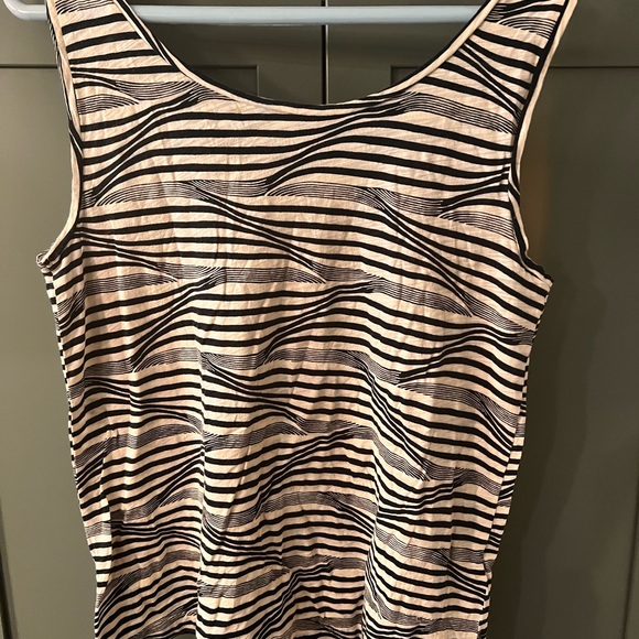 LL Bean Signature Tank Tops Printed Size Medium Lot of 2 - Picture 3 of 9